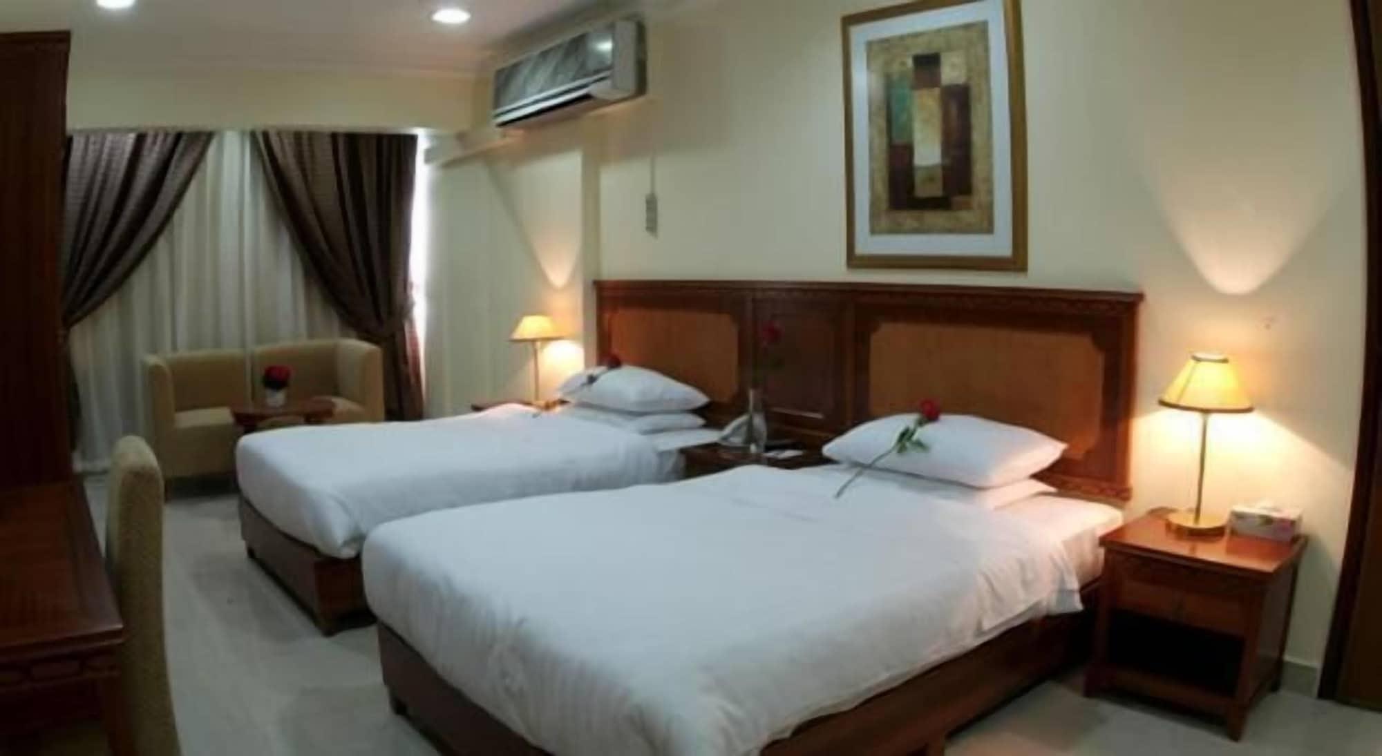 Al Muntazah Plaza Hotel Doha Phòng bức ảnh